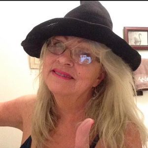 Meet your Posher, Geroline